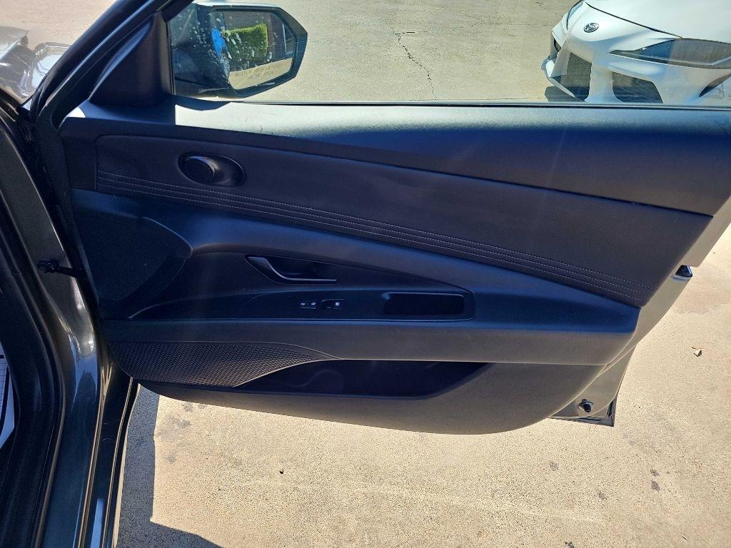 Hyundai Elantra SEL Sport IVT 2025