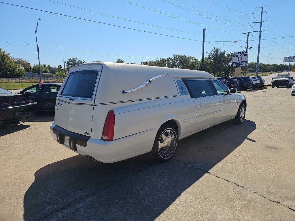 Cadillac DTS Professional 4dr Sdn Funeral Coach 1SH 2008