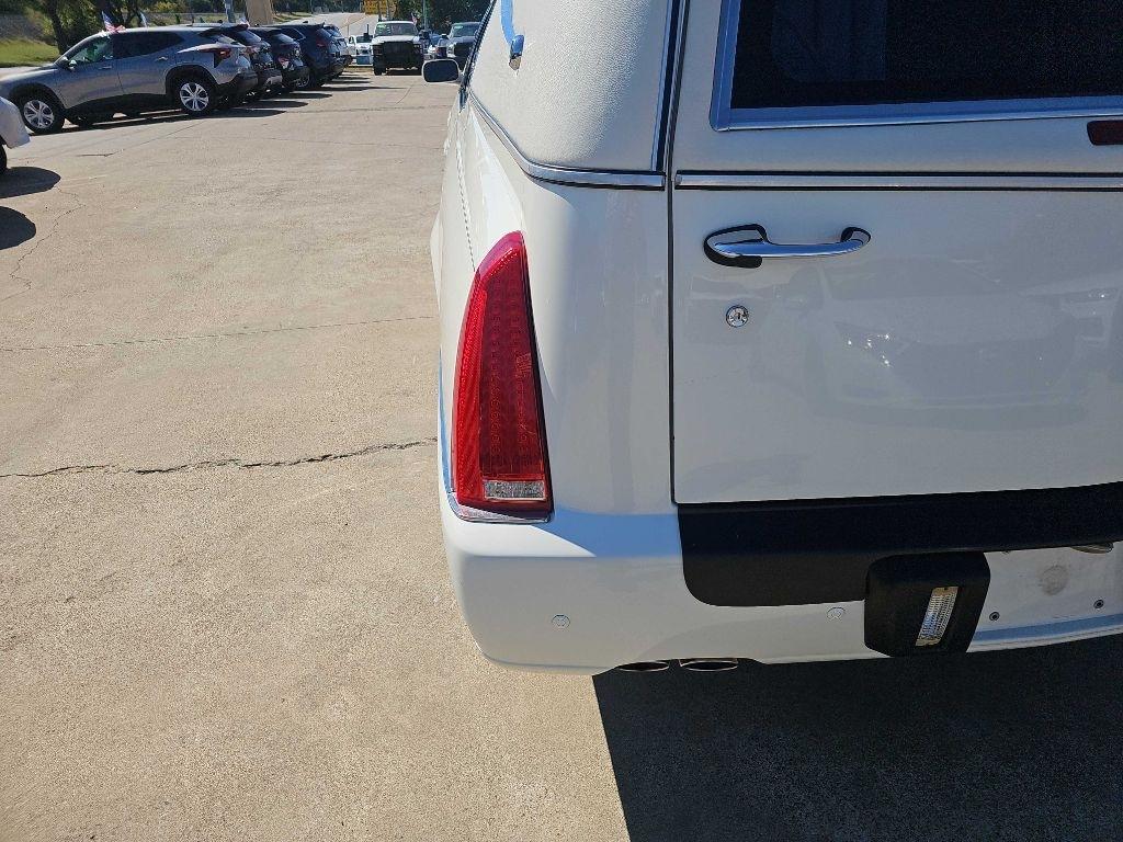 Cadillac DTS Professional 4dr Sdn Funeral Coach 1SH 2008