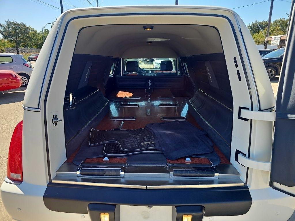 Cadillac DTS Professional 4dr Sdn Funeral Coach 1SH 2008