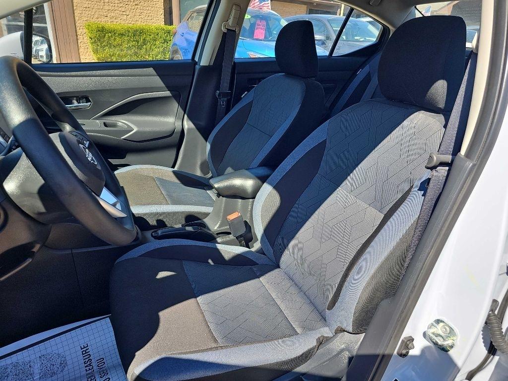 Nissan Versa SV CVT 2025