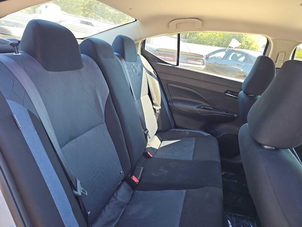 Nissan Versa SV CVT 2025