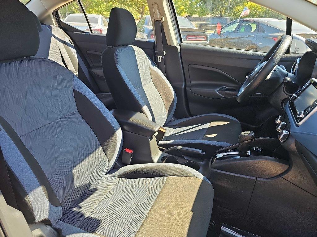 Nissan Versa SV CVT 2025