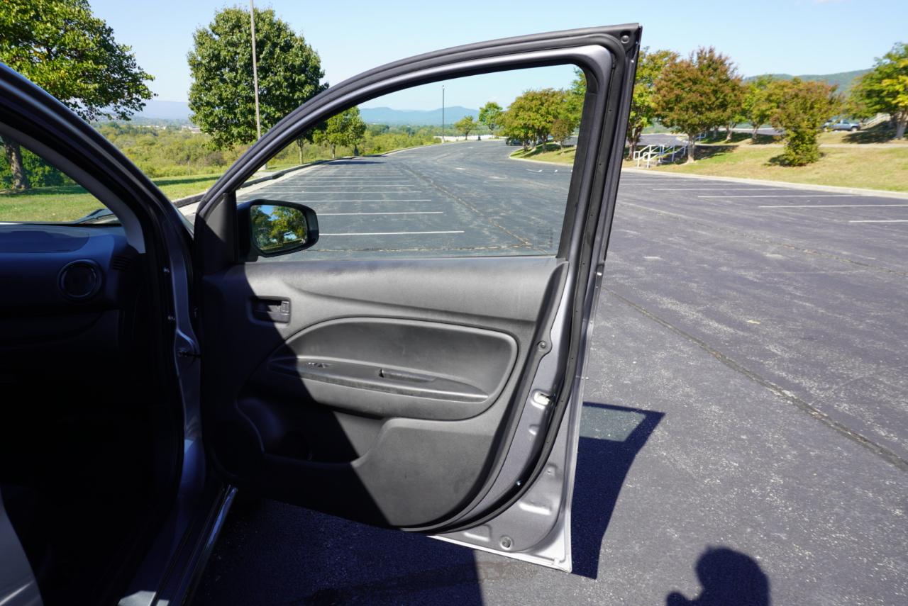 Mitsubishi Mirage G4 LE CVT 2022