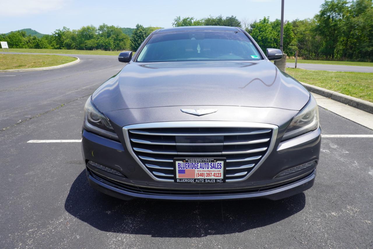 Hyundai Genesis 4dr Sdn V8 5.0L RWD 2015