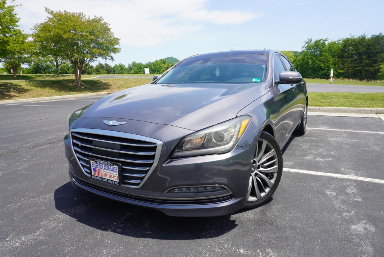 Hyundai Genesis 4dr Sdn V8 5.0L RWD 2015