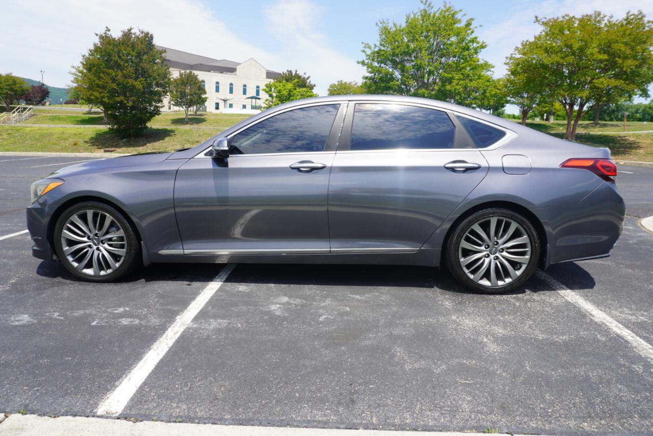 Hyundai Genesis 4dr Sdn V8 5.0L RWD 2015