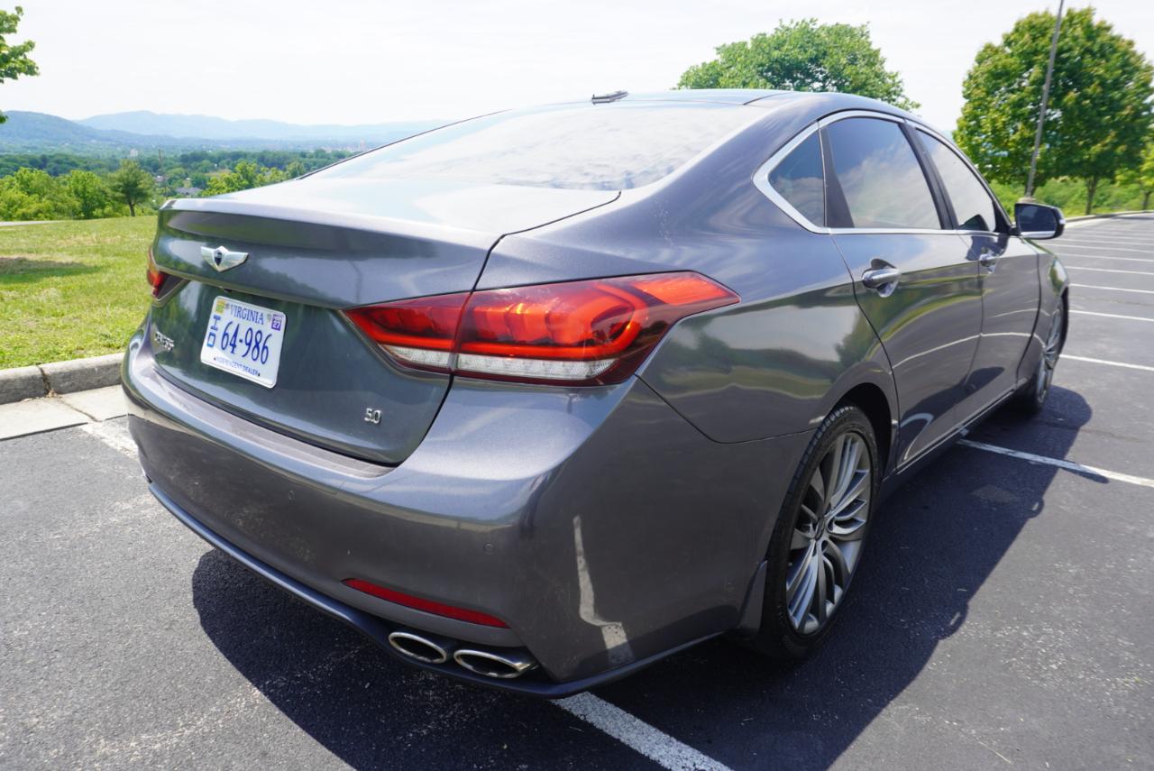Hyundai Genesis 4dr Sdn V8 5.0L RWD 2015