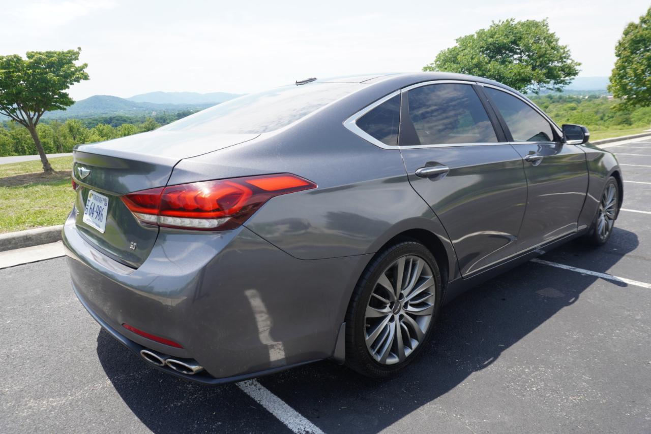 Hyundai Genesis 4dr Sdn V8 5.0L RWD 2015