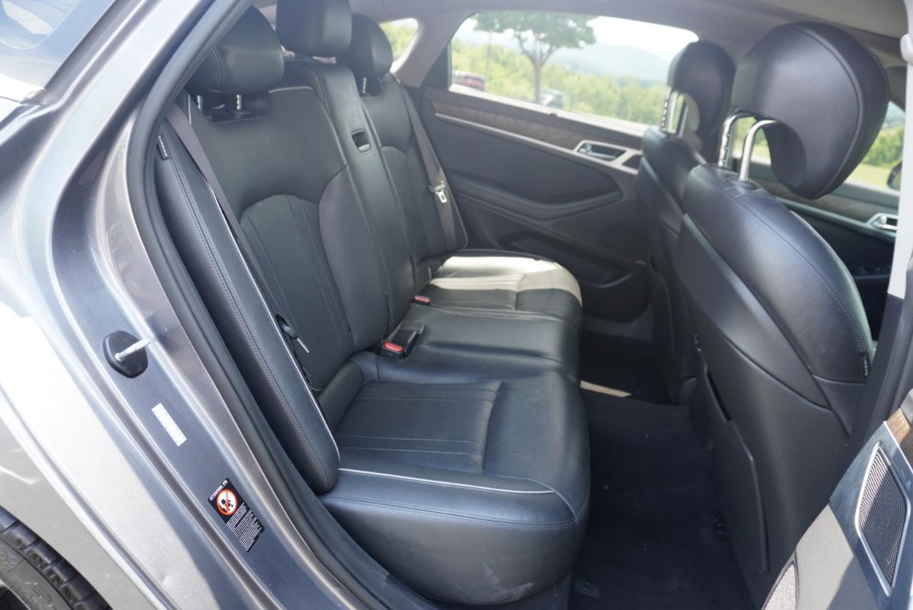 Hyundai Genesis 4dr Sdn V8 5.0L RWD 2015
