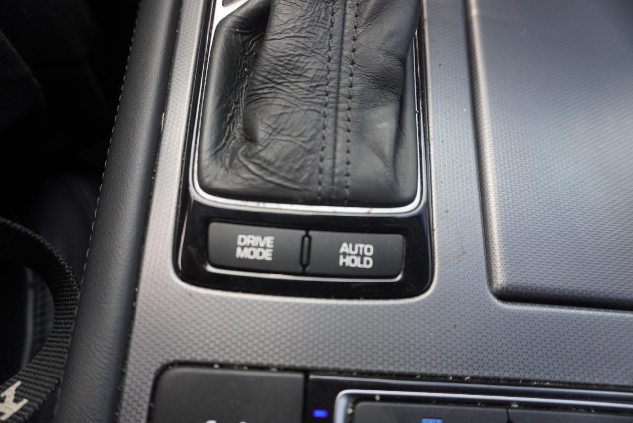 Hyundai Genesis 4dr Sdn V8 5.0L RWD 2015