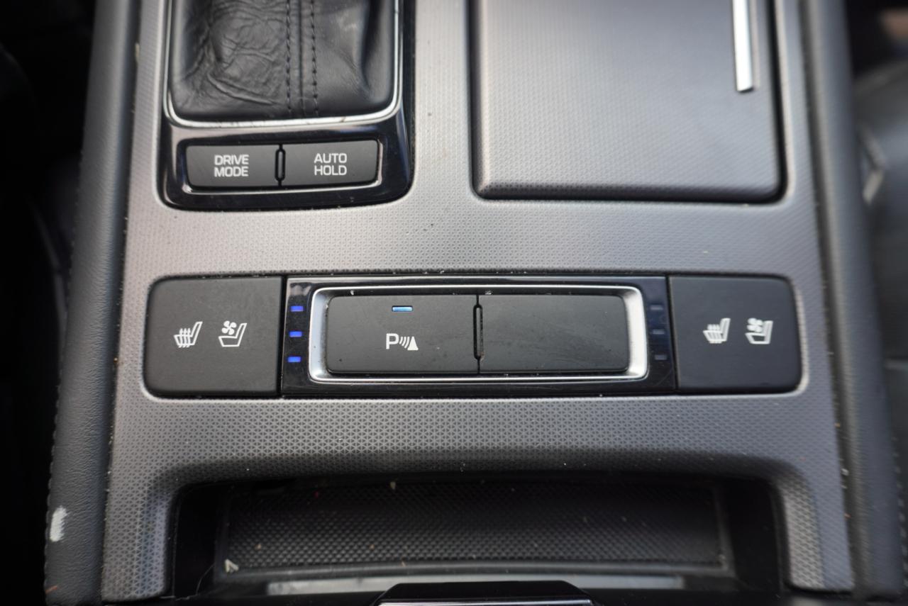 Hyundai Genesis 4dr Sdn V8 5.0L RWD 2015