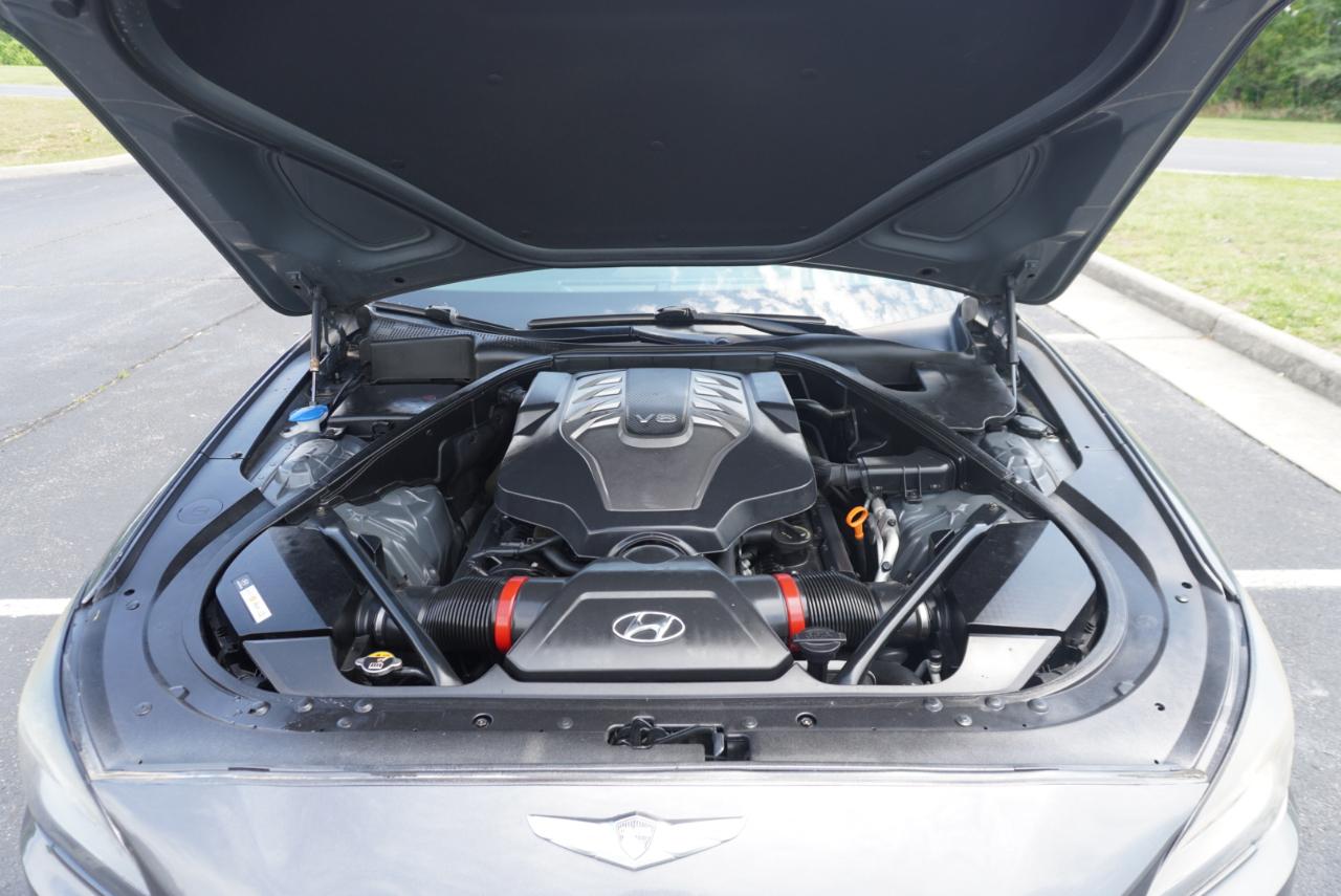 Hyundai Genesis 4dr Sdn V8 5.0L RWD 2015