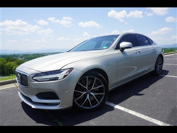2018 Volvo S90 T6 Momentum AWD