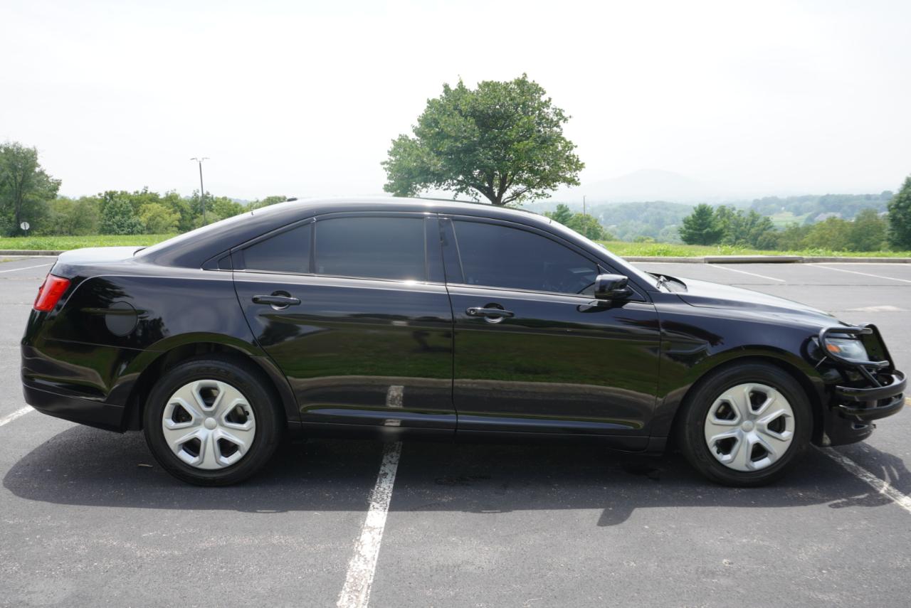 Ford Taurus  2016