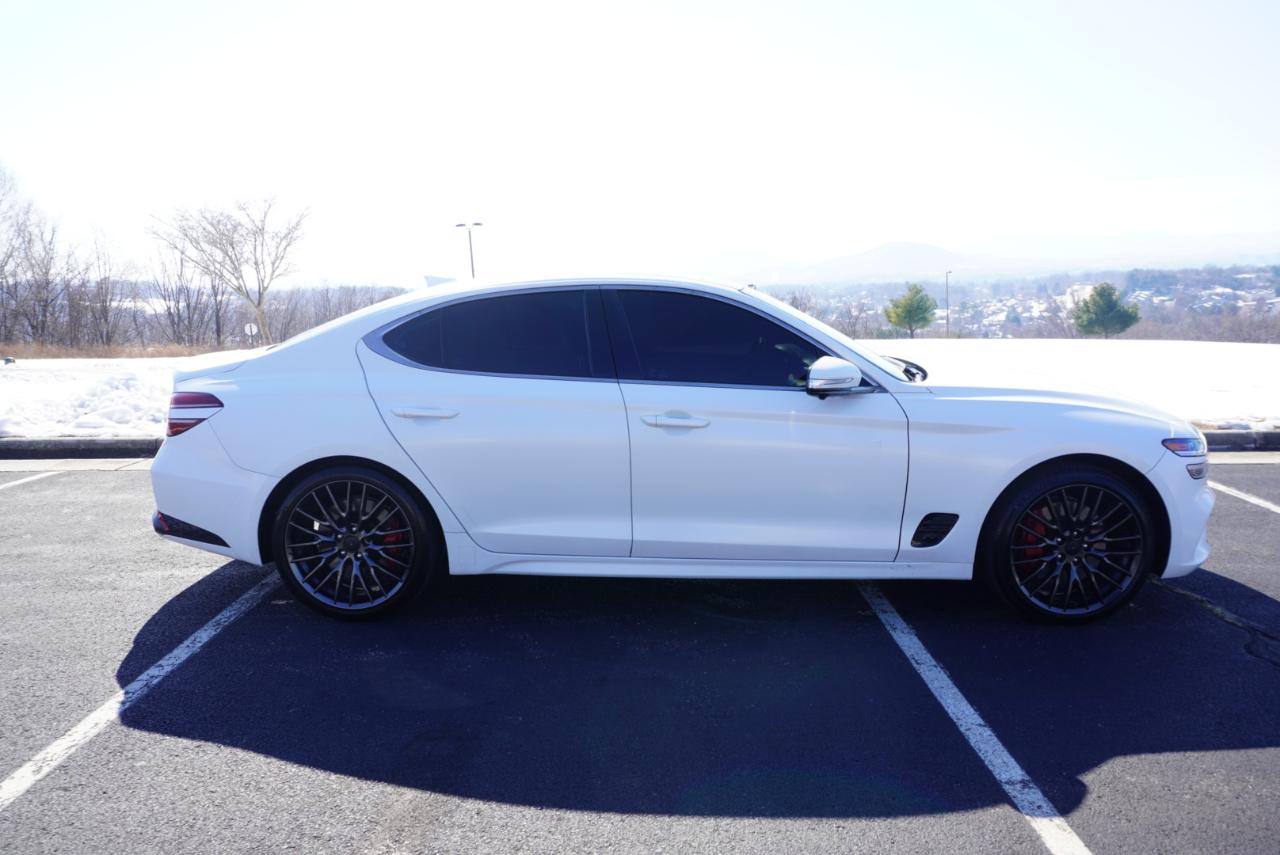 Genesis G70 3.3T Launch Edition 2022