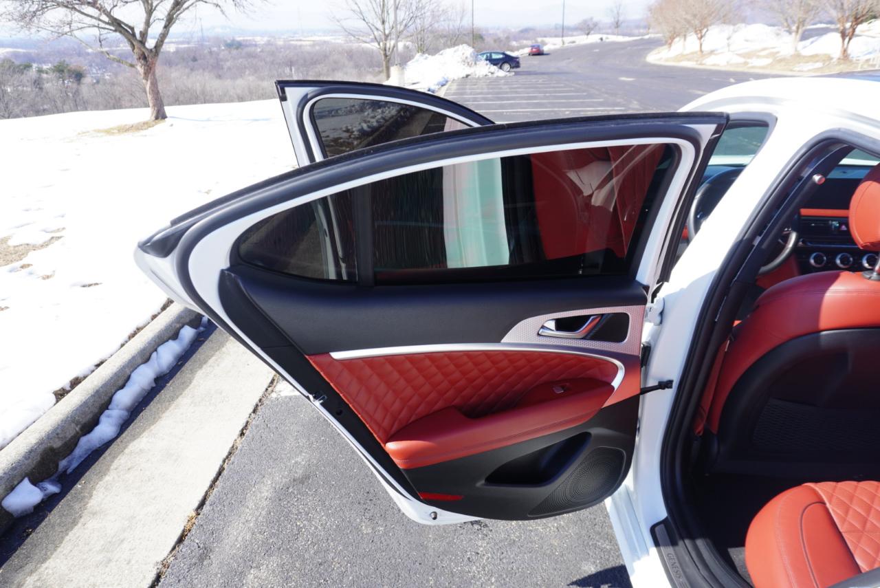 Genesis G70 3.3T Launch Edition 2022