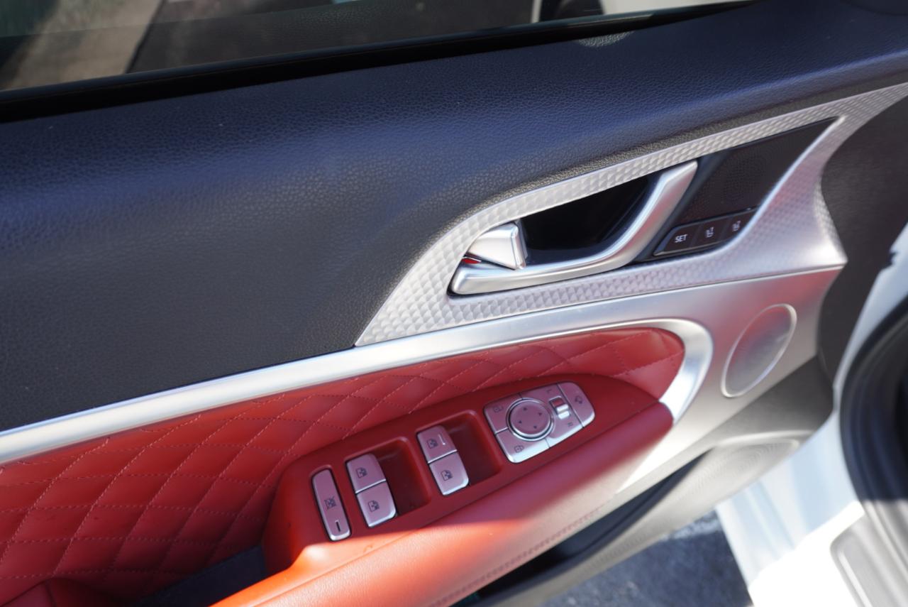 Genesis G70 3.3T Launch Edition 2022