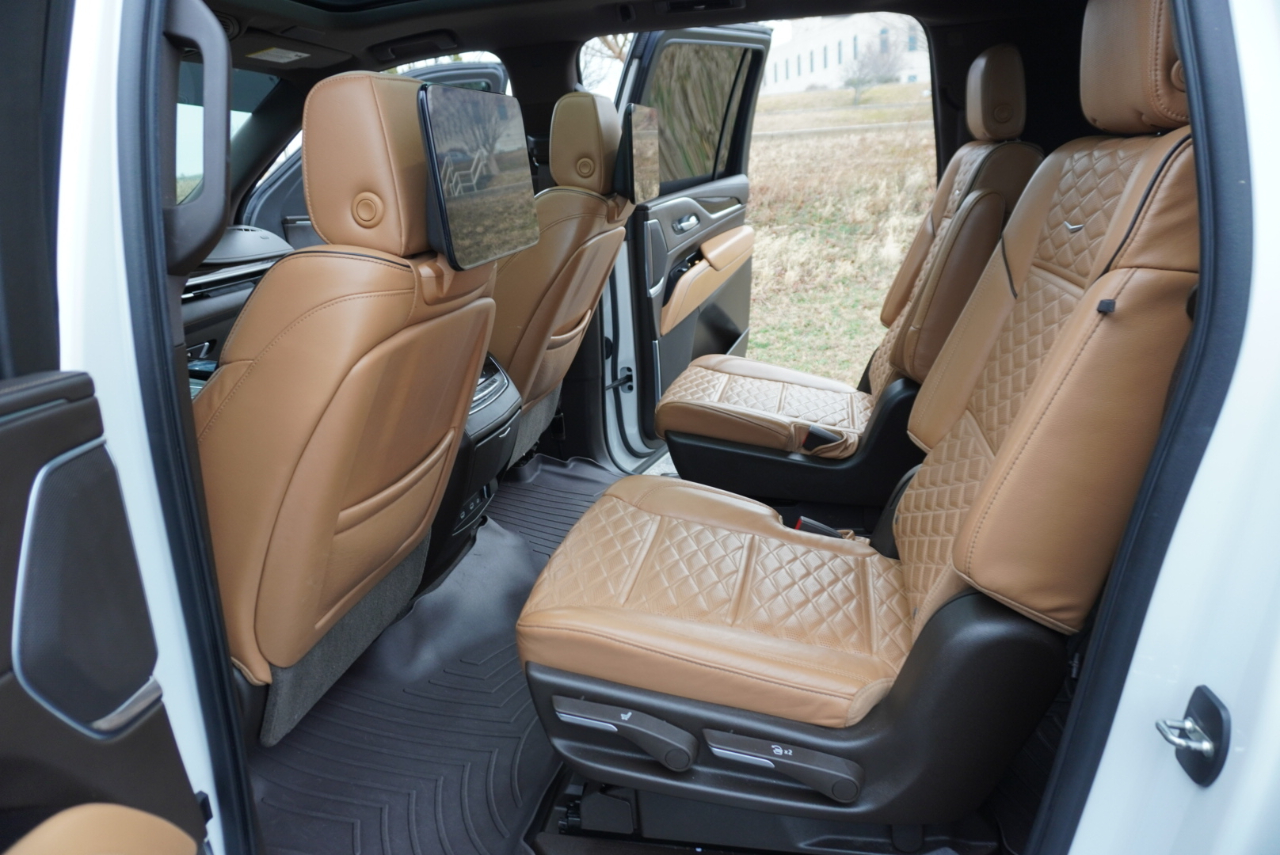 Cadillac Escalade ESV Sport AWD 2021