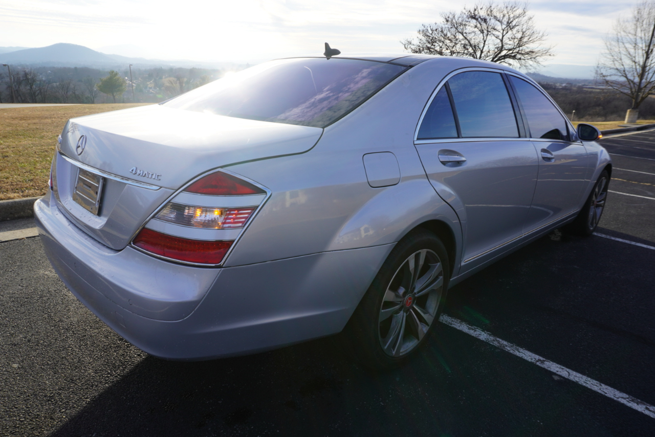 Mercedes-Benz S-Class S550 2008