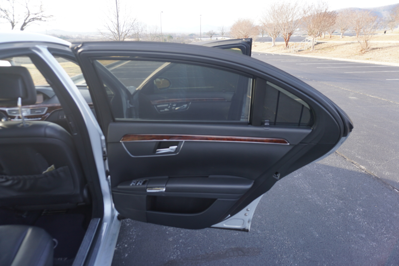 Mercedes-Benz S-Class S550 2008