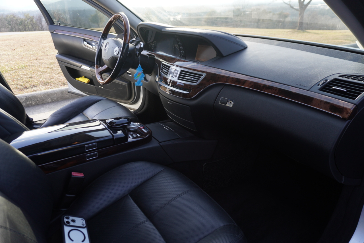 Mercedes-Benz S-Class S550 2008