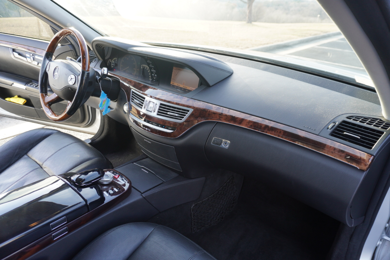 Mercedes-Benz S-Class S550 2008