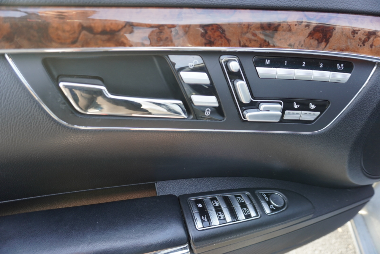 Mercedes-Benz S-Class S550 2008