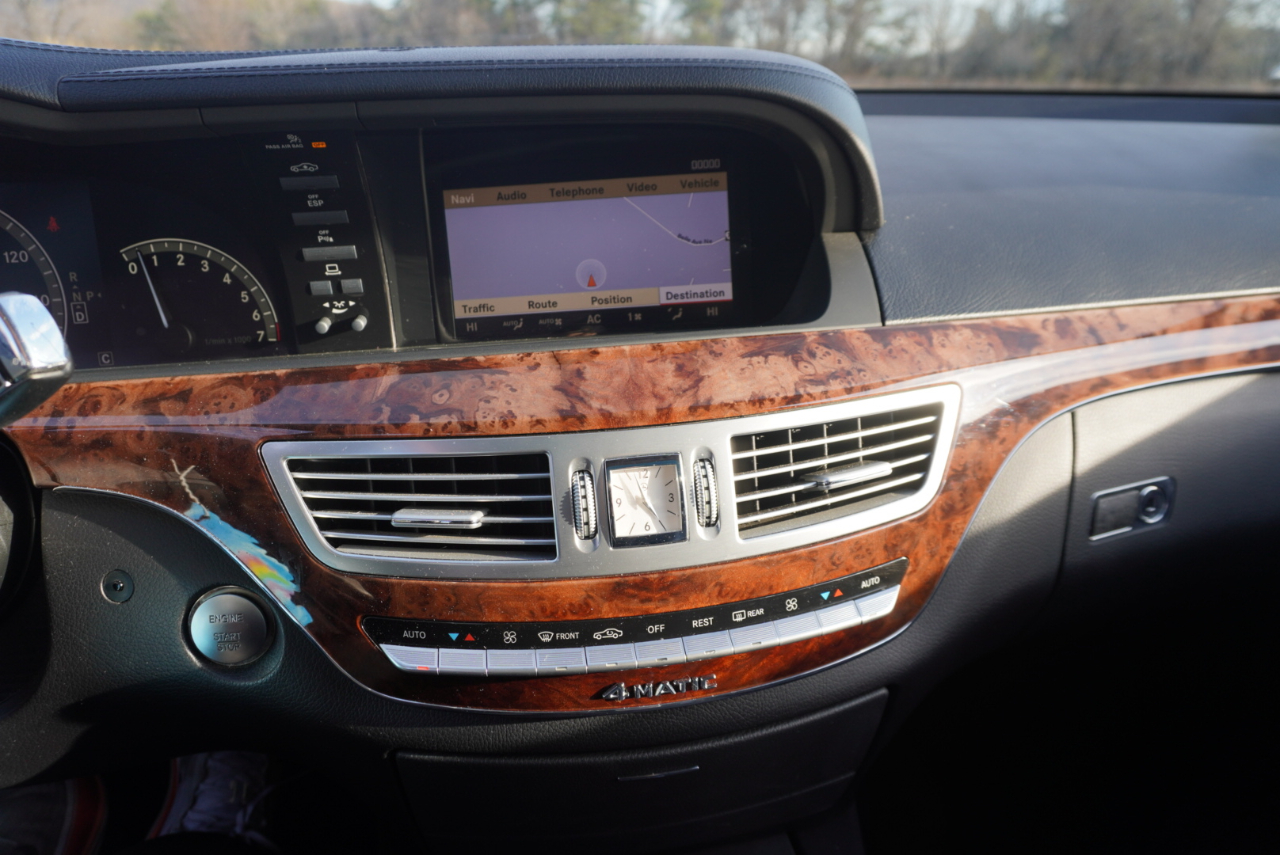 Mercedes-Benz S-Class S550 2008