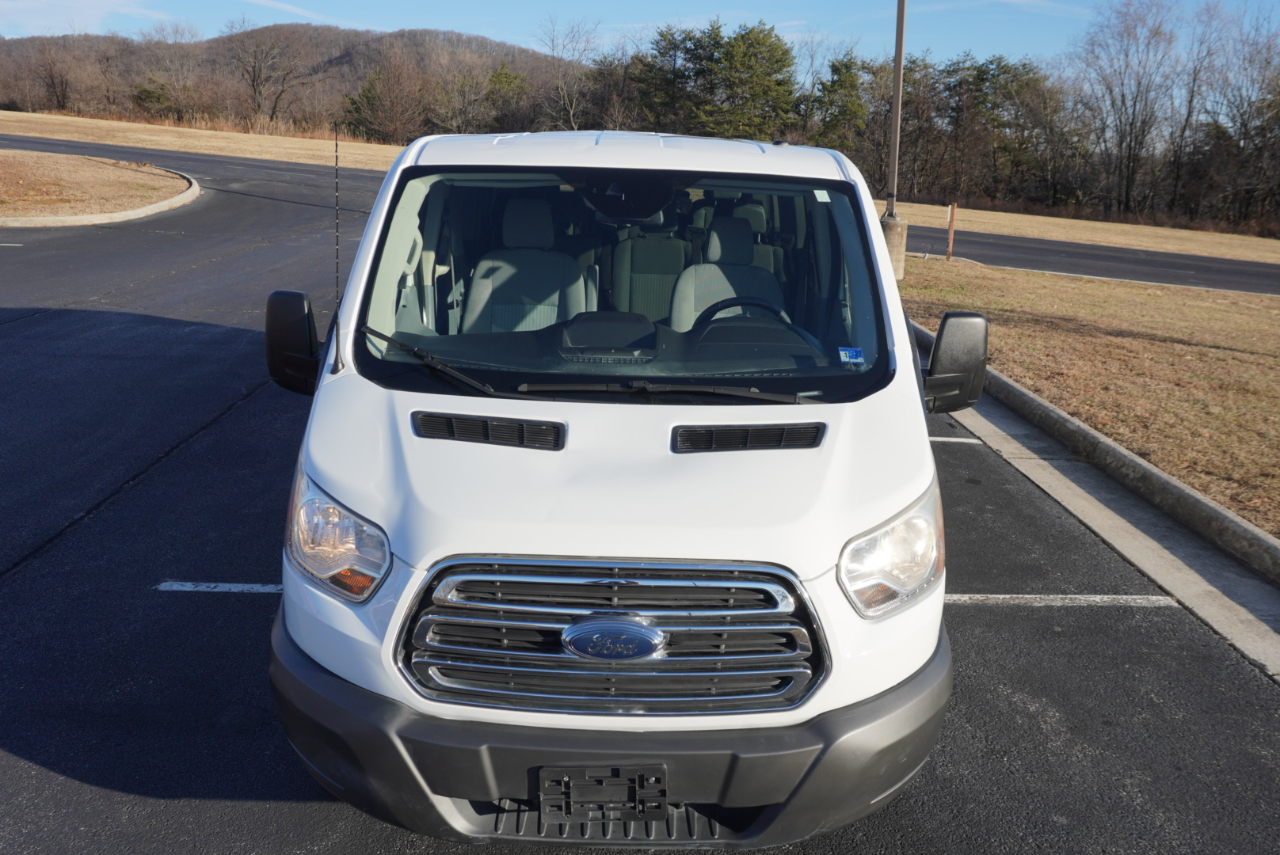 Ford Transit Wagon T-350 148" Low Roof XLT Swing-Out RH Dr 2017