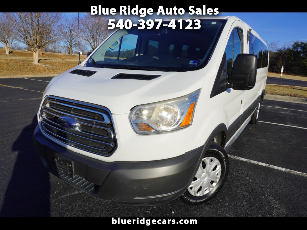 2017 Ford Transit Wagon T-350 148" Low Roof XLT Swing-Out RH Dr