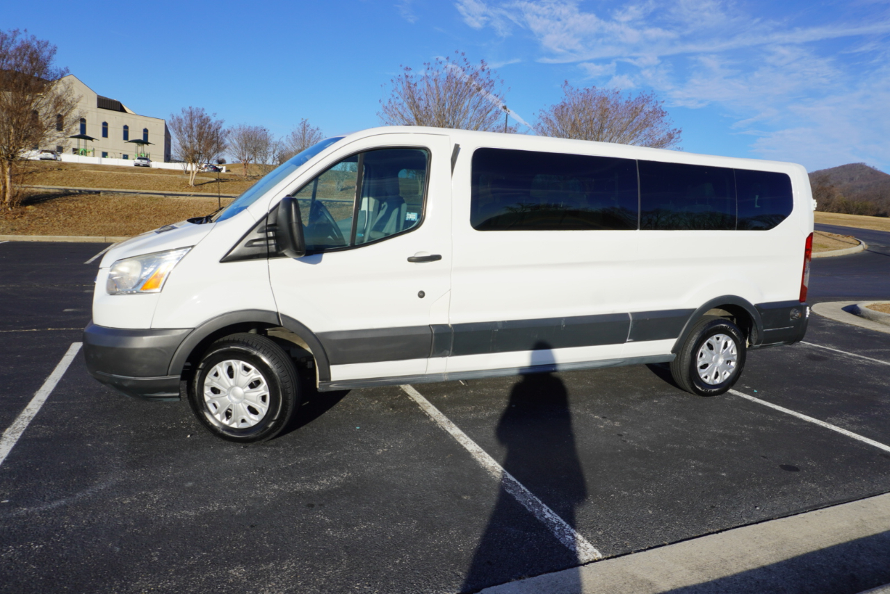 Ford Transit Wagon T-350 148" Low Roof XLT Swing-Out RH Dr 2017