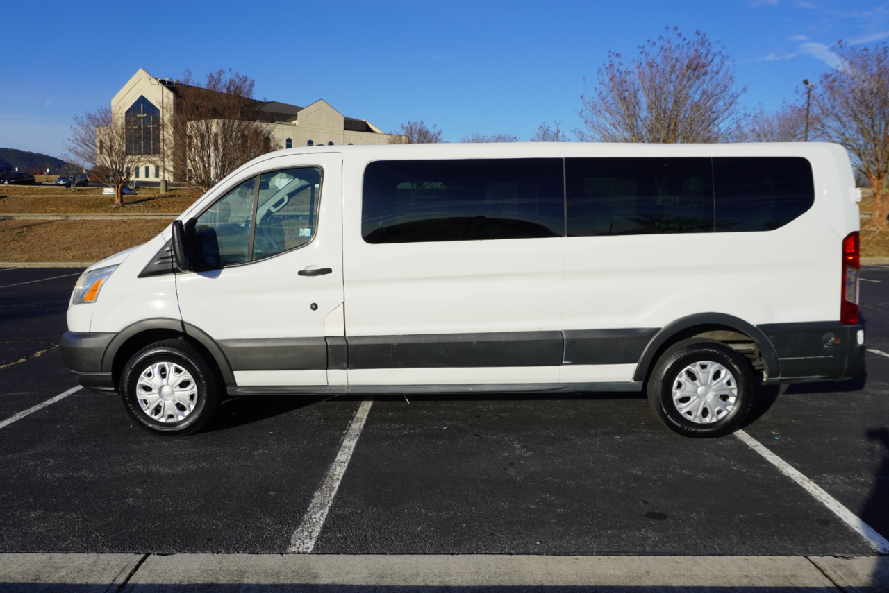 Ford Transit Wagon T-350 148" Low Roof XLT Swing-Out RH Dr 2017