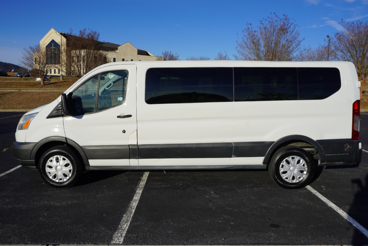 Ford Transit Wagon T-350 148" Low Roof XLT Swing-Out RH Dr 2017