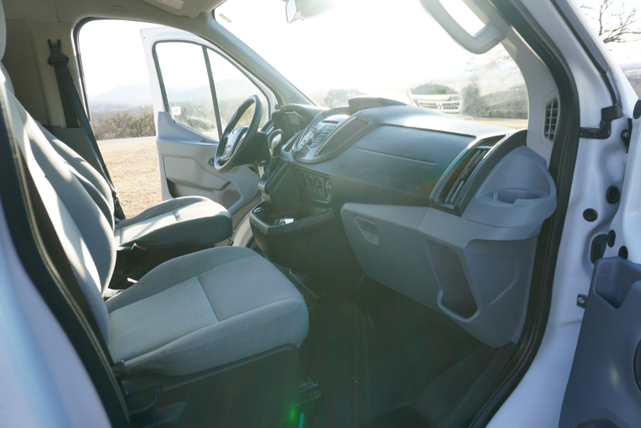 Ford Transit Wagon T-350 148" Low Roof XLT Swing-Out RH Dr 2017