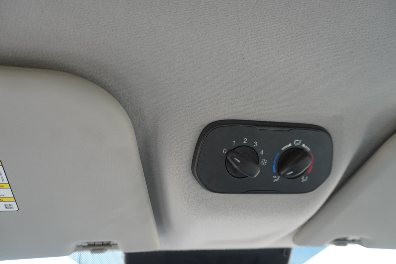 Ford Transit Wagon T-350 148" Low Roof XLT Swing-Out RH Dr 2017