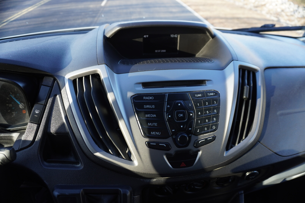 Ford Transit Wagon T-350 148" Low Roof XLT Swing-Out RH Dr 2017