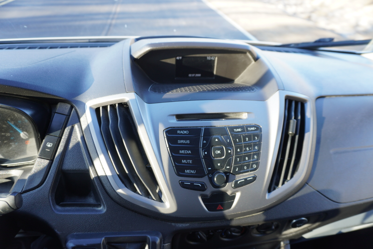 Ford Transit Wagon T-350 148" Low Roof XLT Swing-Out RH Dr 2017