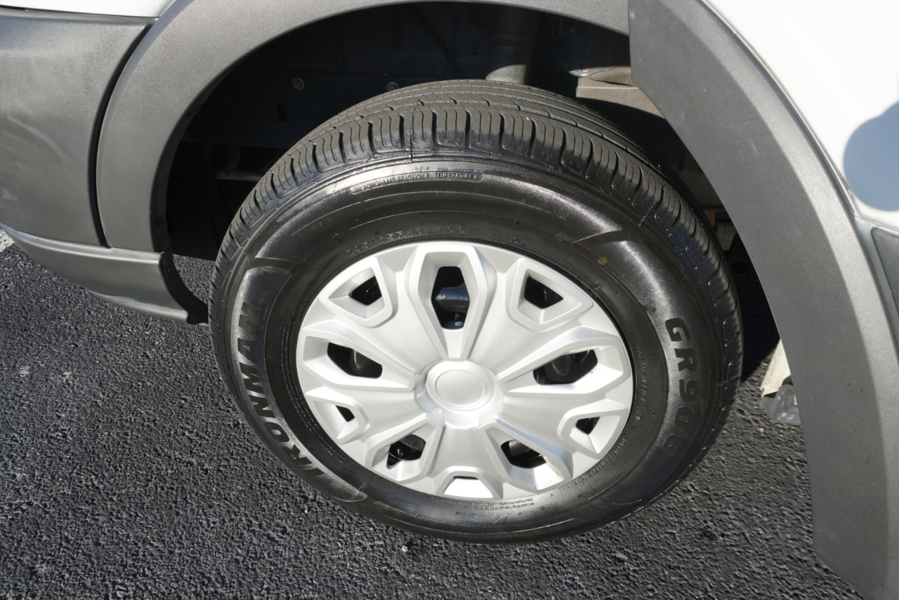 Ford Transit Wagon T-350 148" Low Roof XLT Swing-Out RH Dr 2017