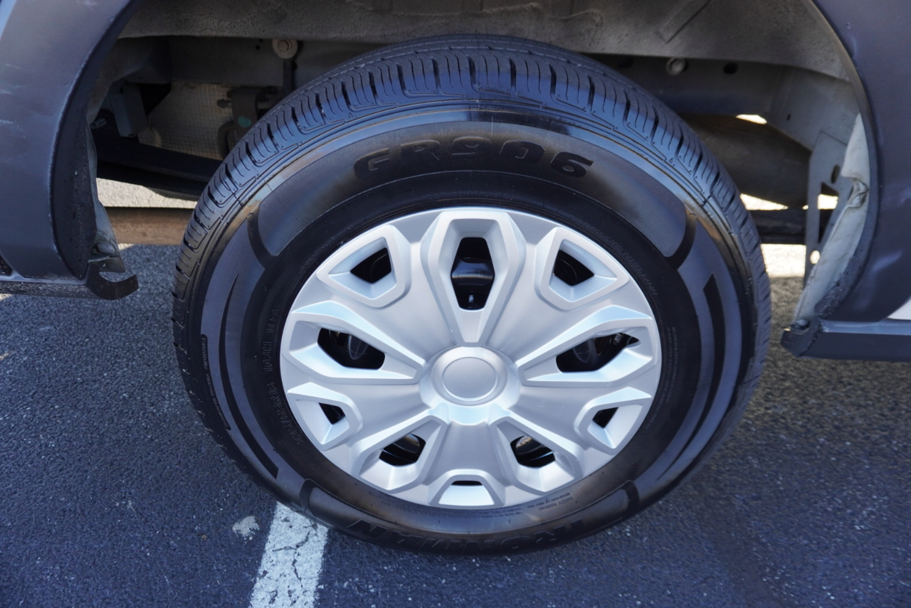 Ford Transit Wagon T-350 148" Low Roof XLT Swing-Out RH Dr 2017