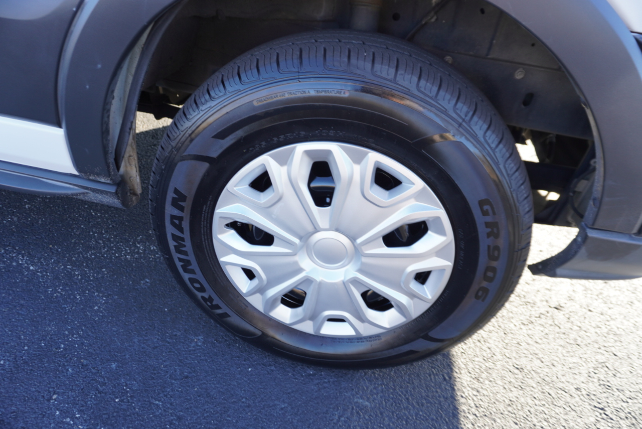 Ford Transit Wagon T-350 148" Low Roof XLT Swing-Out RH Dr 2017