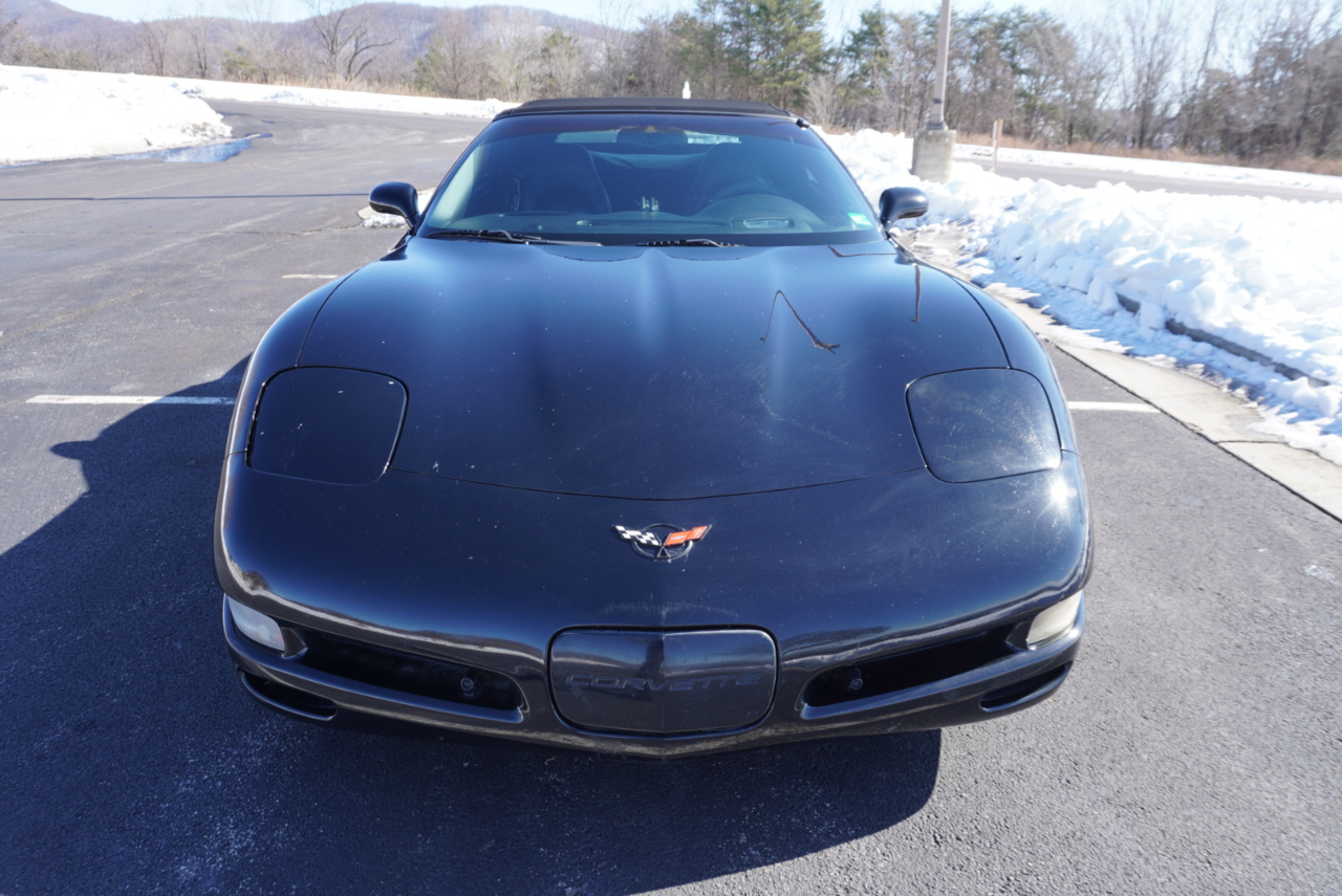 Chevrolet Corvette 2dr Convertible 2004