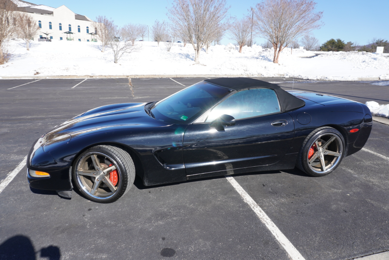 Chevrolet Corvette 2dr Convertible 2004