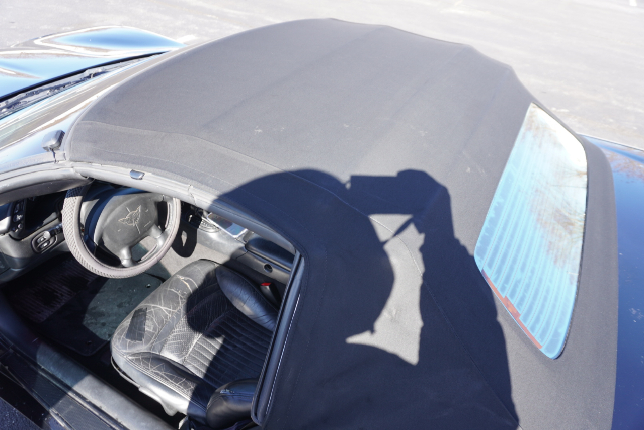 Chevrolet Corvette 2dr Convertible 2004