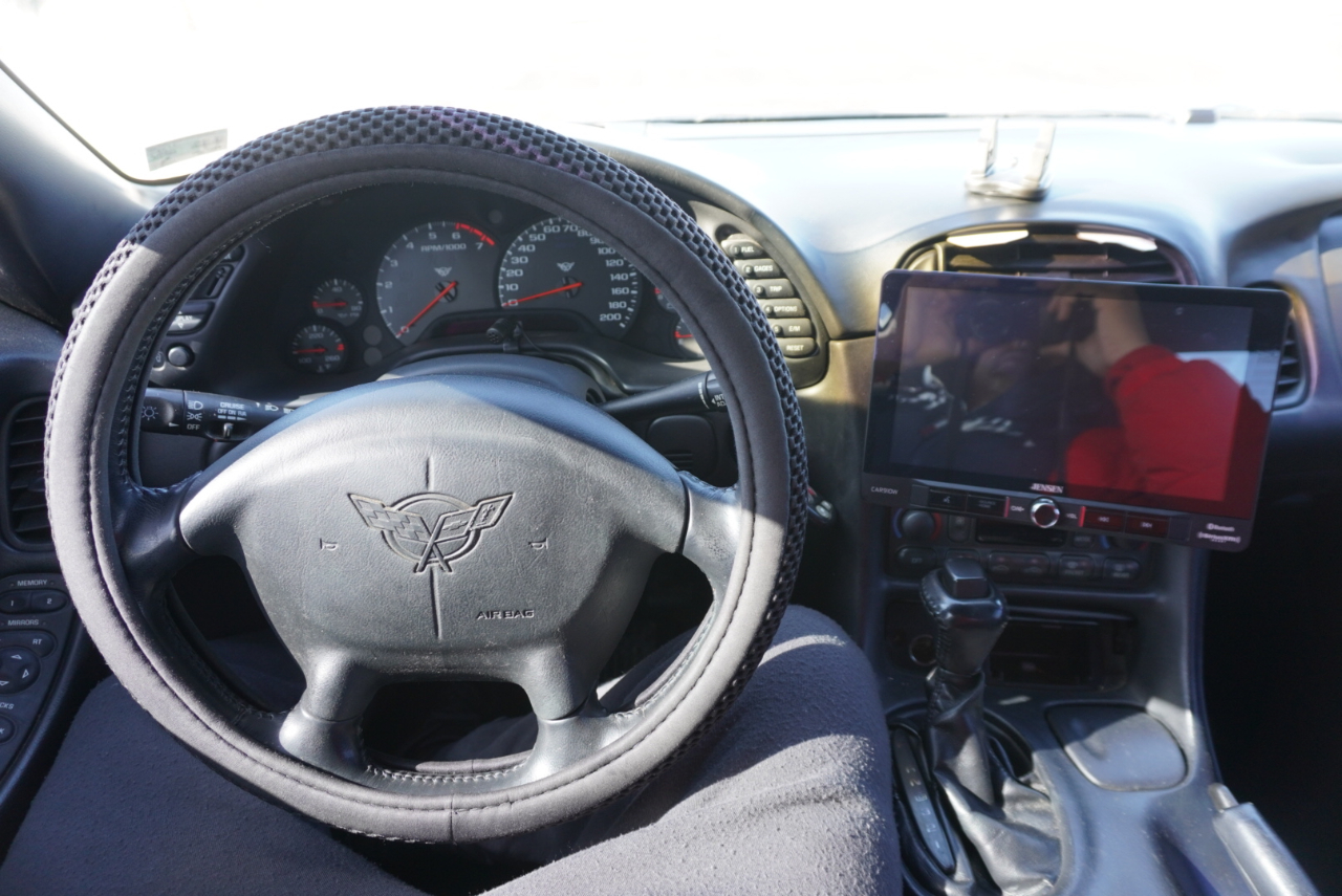 Chevrolet Corvette 2dr Convertible 2004