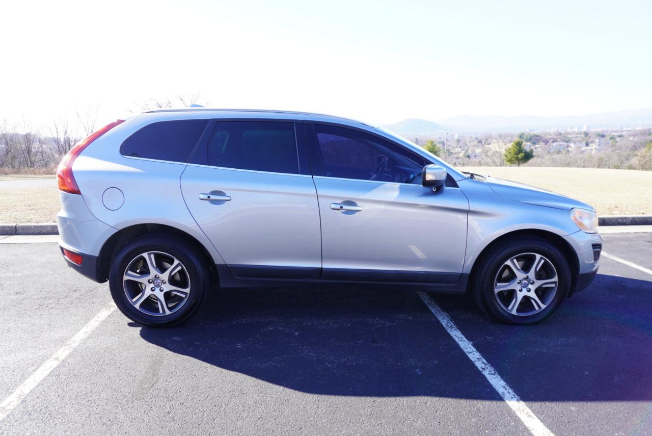 Volvo XC60 AWD 4dr 3.0T 2011