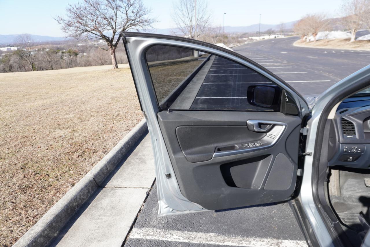 Volvo XC60 AWD 4dr 3.0T 2011