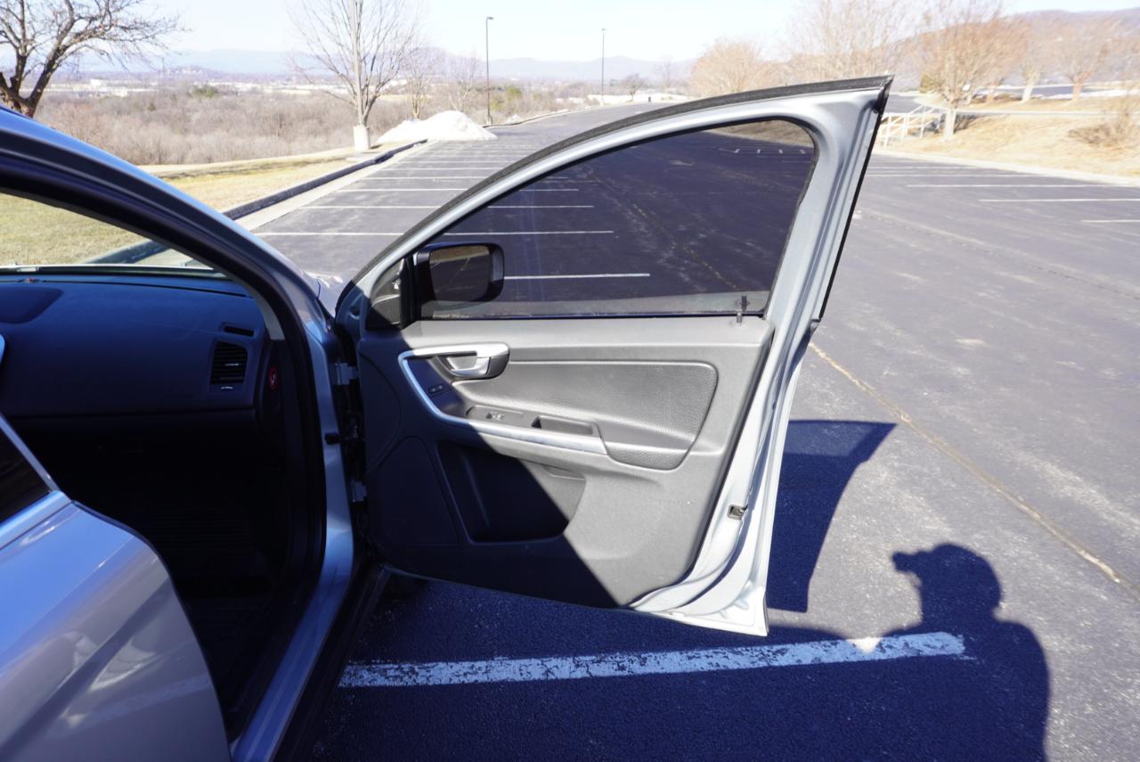 Volvo XC60 AWD 4dr 3.0T 2011