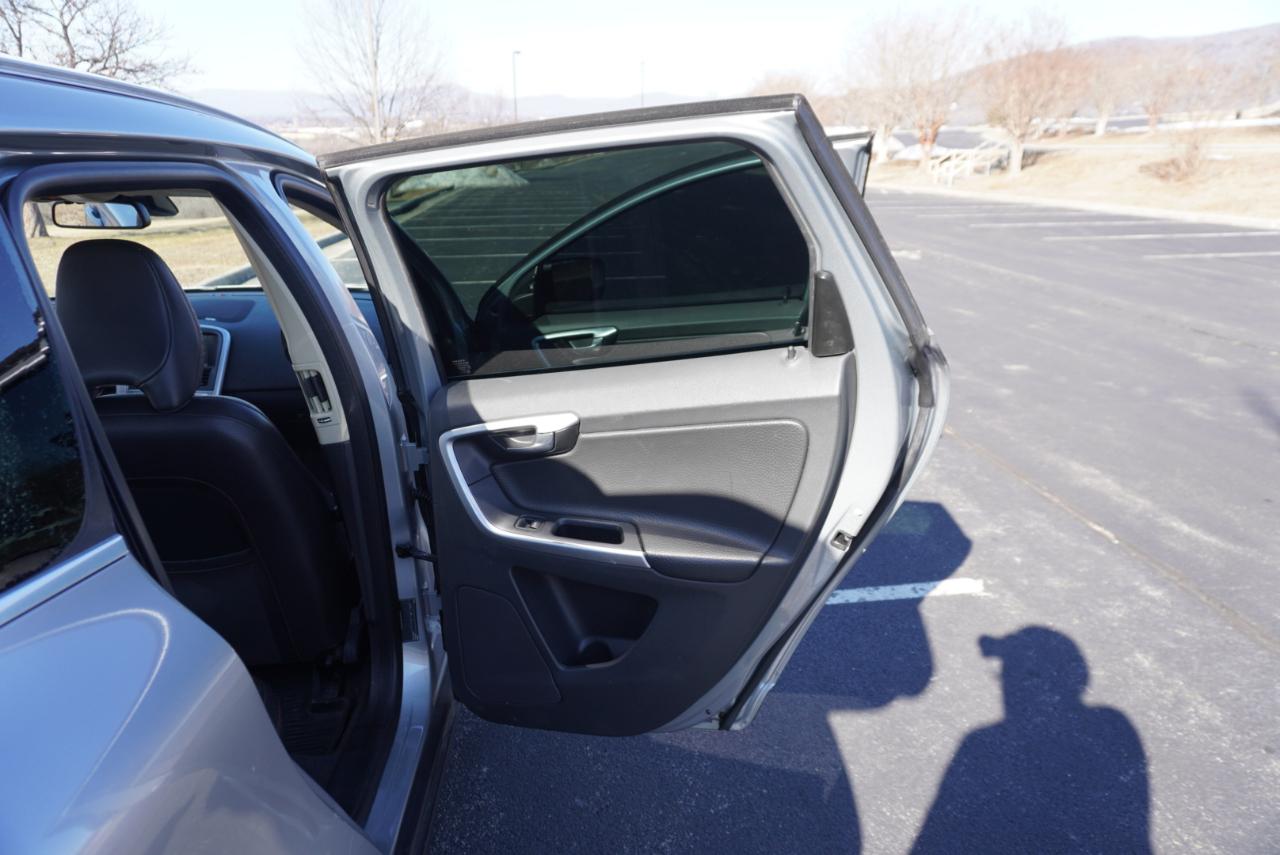 Volvo XC60 AWD 4dr 3.0T 2011