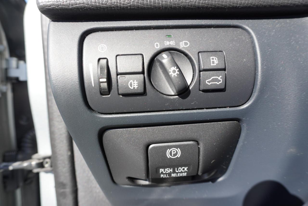 Volvo XC60 AWD 4dr 3.0T 2011